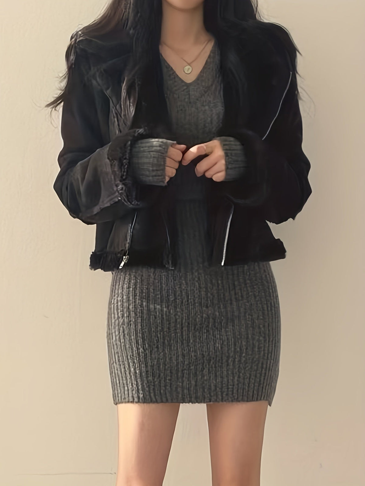 Elaine | Fitted V-Neck Ribbed Dress