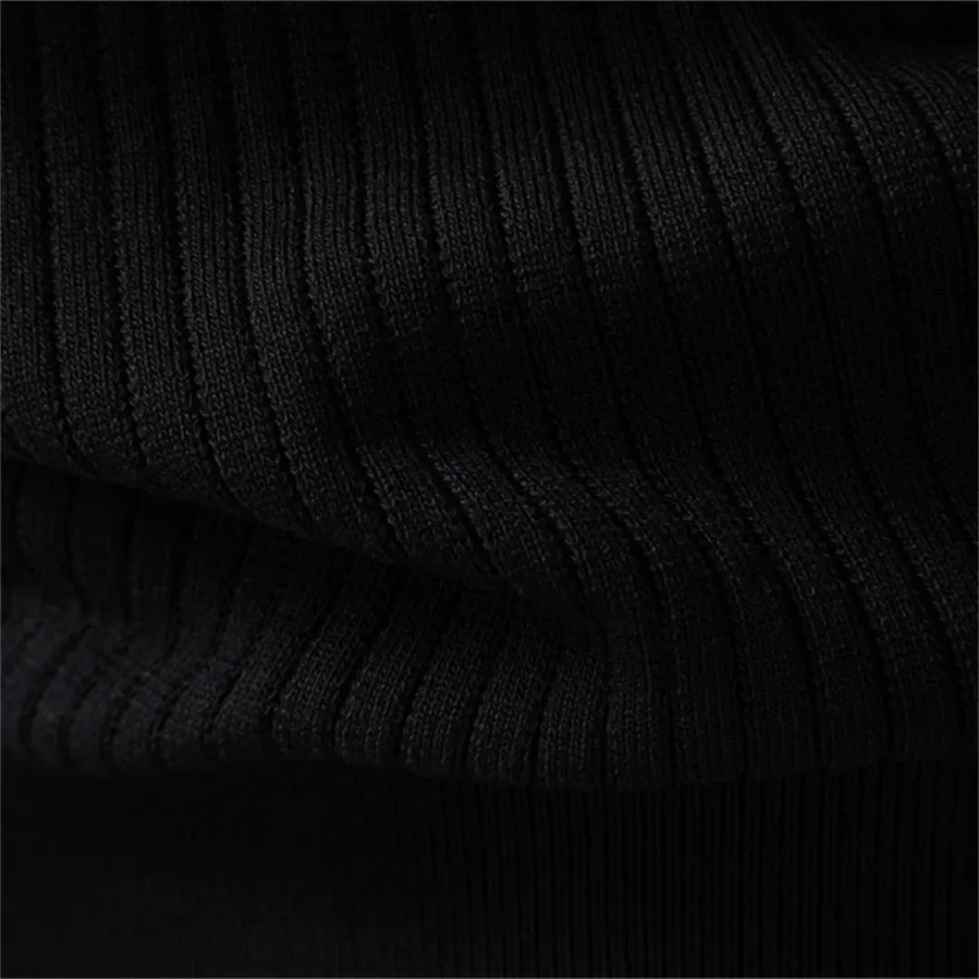Men's Sweater with Round Neck and Button Closure for Everyday Use