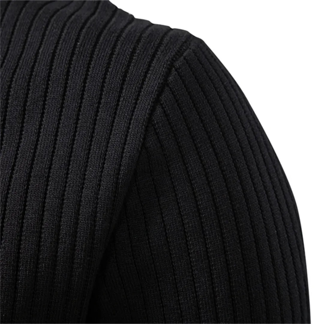 Men's Sweater with Round Neck and Button Closure for Everyday Use