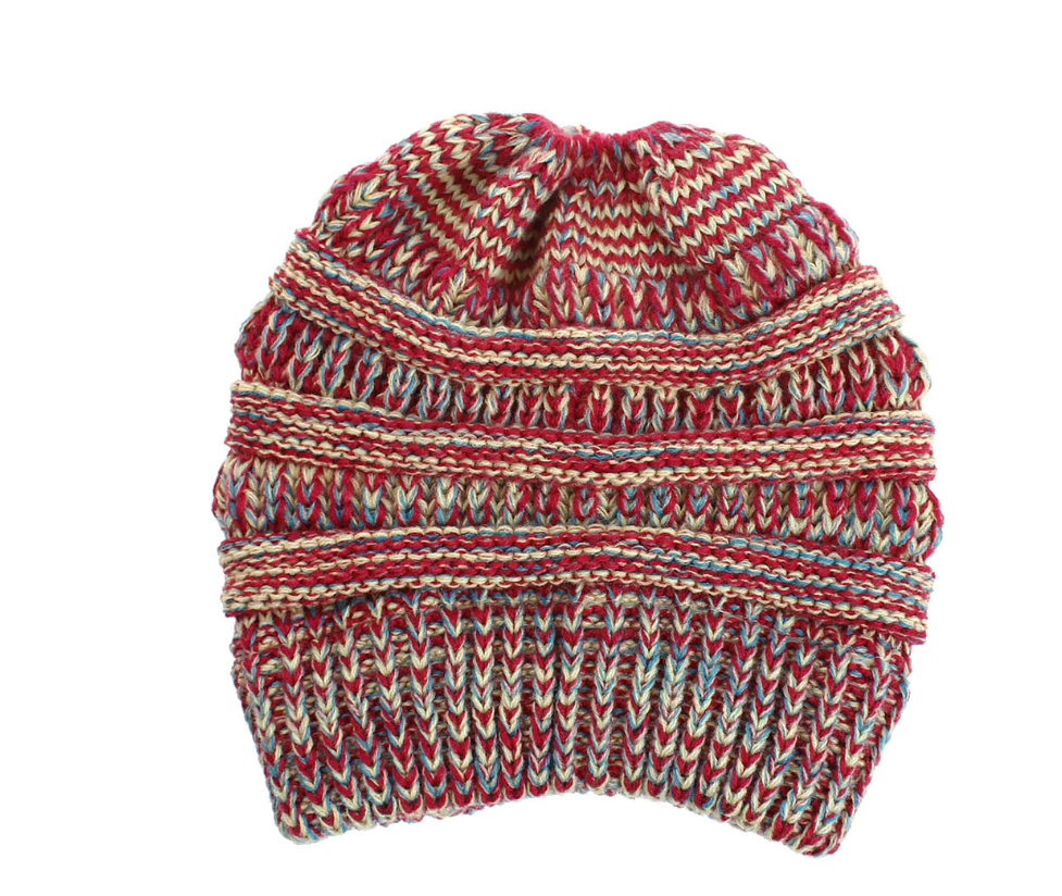 Emma | Cozy Knitted Ponytail Beanie in Soft Yarn – Warmth and Comfort Combined
