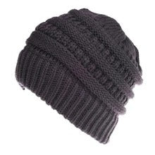 Emma | Cozy Knitted Ponytail Beanie in Soft Yarn – Warmth and Comfort Combined
