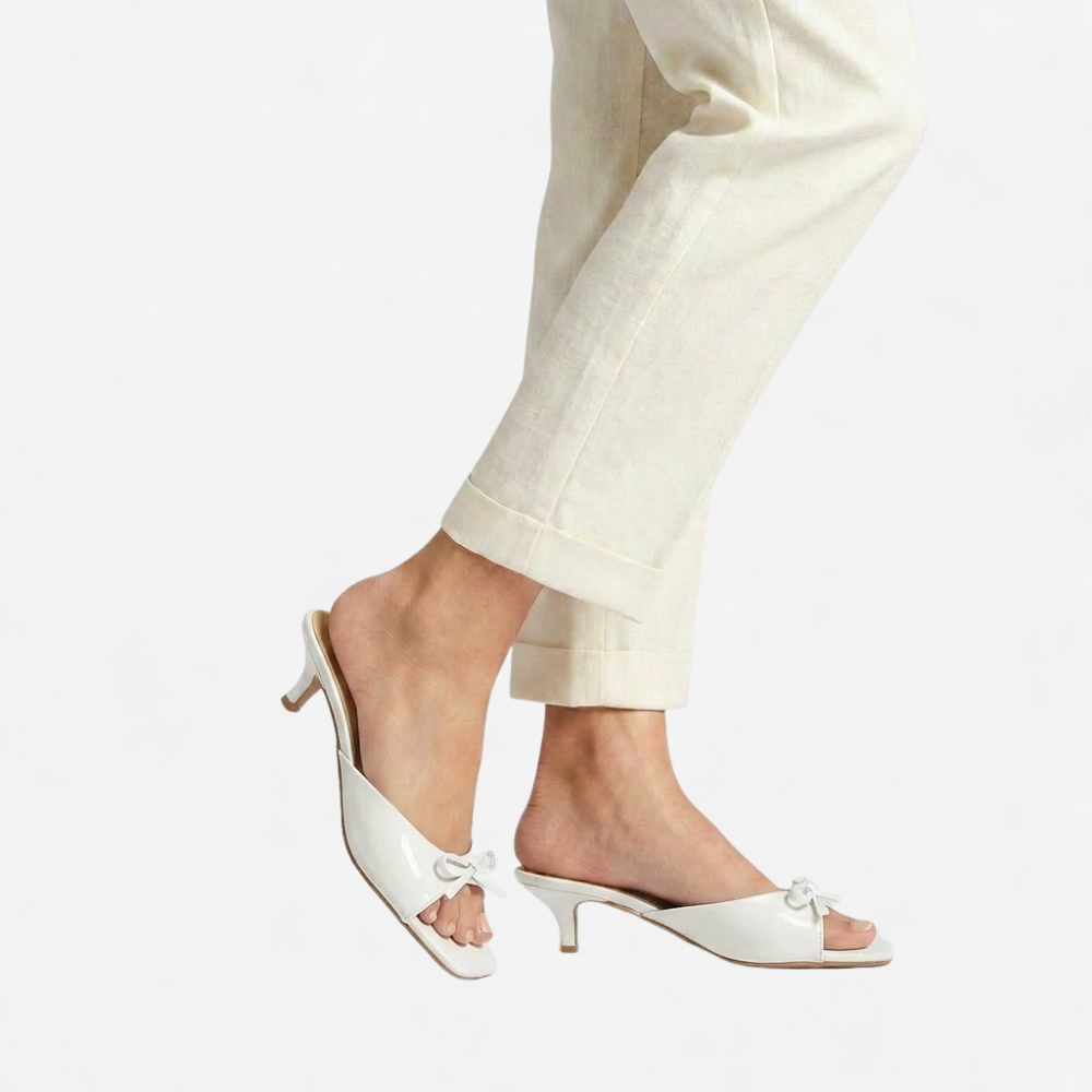 OLDMONEYLOOK | Women Classic Refined Kitten Heel Pumps