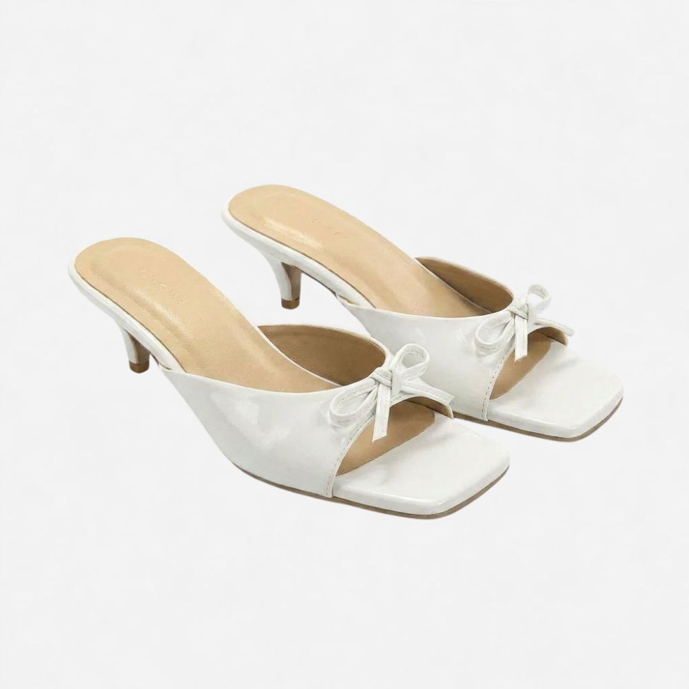OLDMONEYLOOK | Women Classic Refined Kitten Heel Pumps