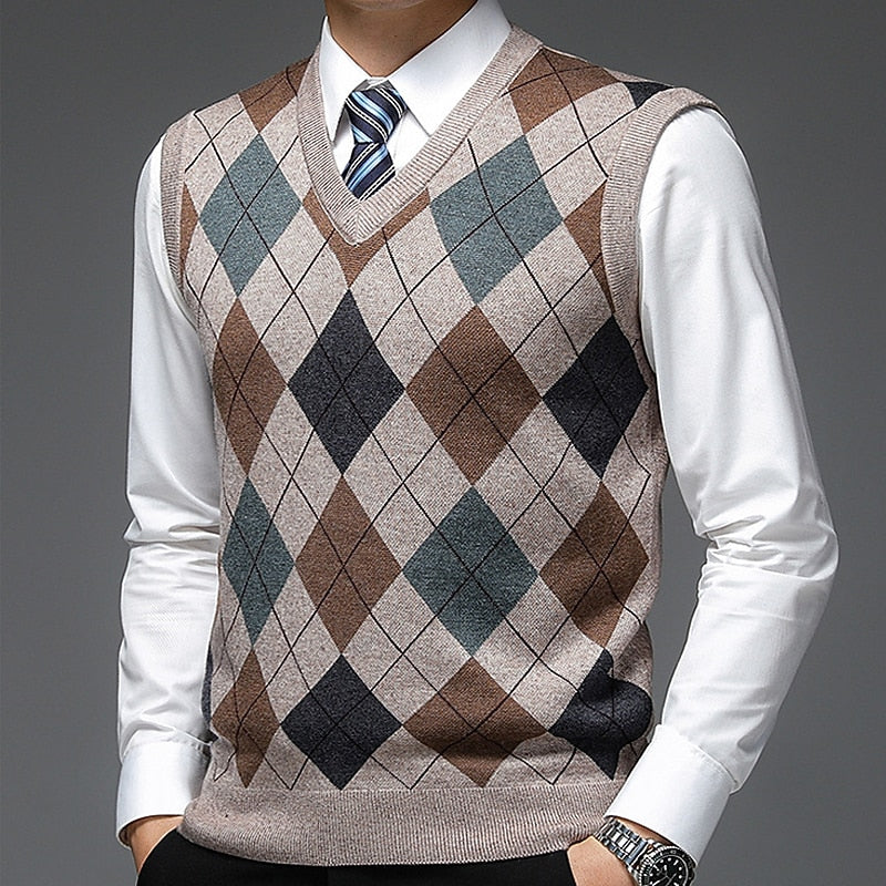 Men's Argyle V-Neck Sleeveless Sweater Vest with Ribbed Trim