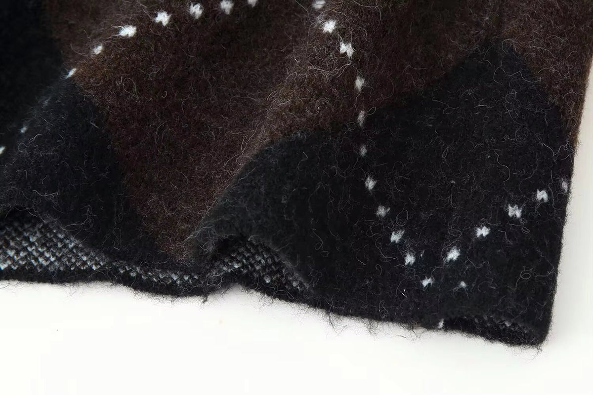 Women's Two Piece Knit Set in Diamond Pattern