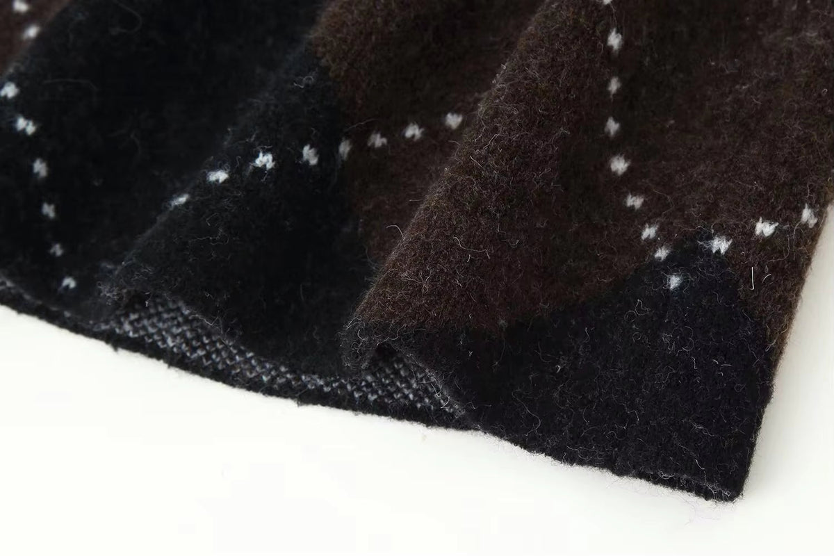 Women's Two Piece Knit Set in Diamond Pattern