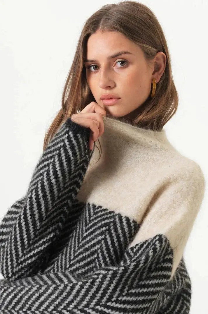 Cozy Oversized Women's Sweater | Relaxed Fit