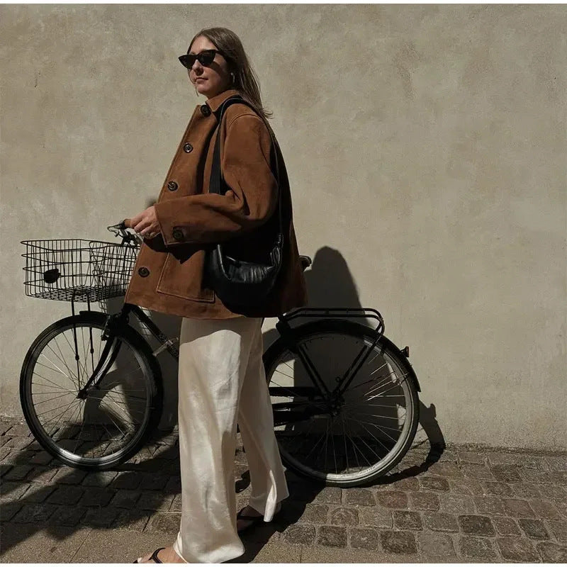 Women's Casual Jacket with Functional Pockets and Timeless Collar