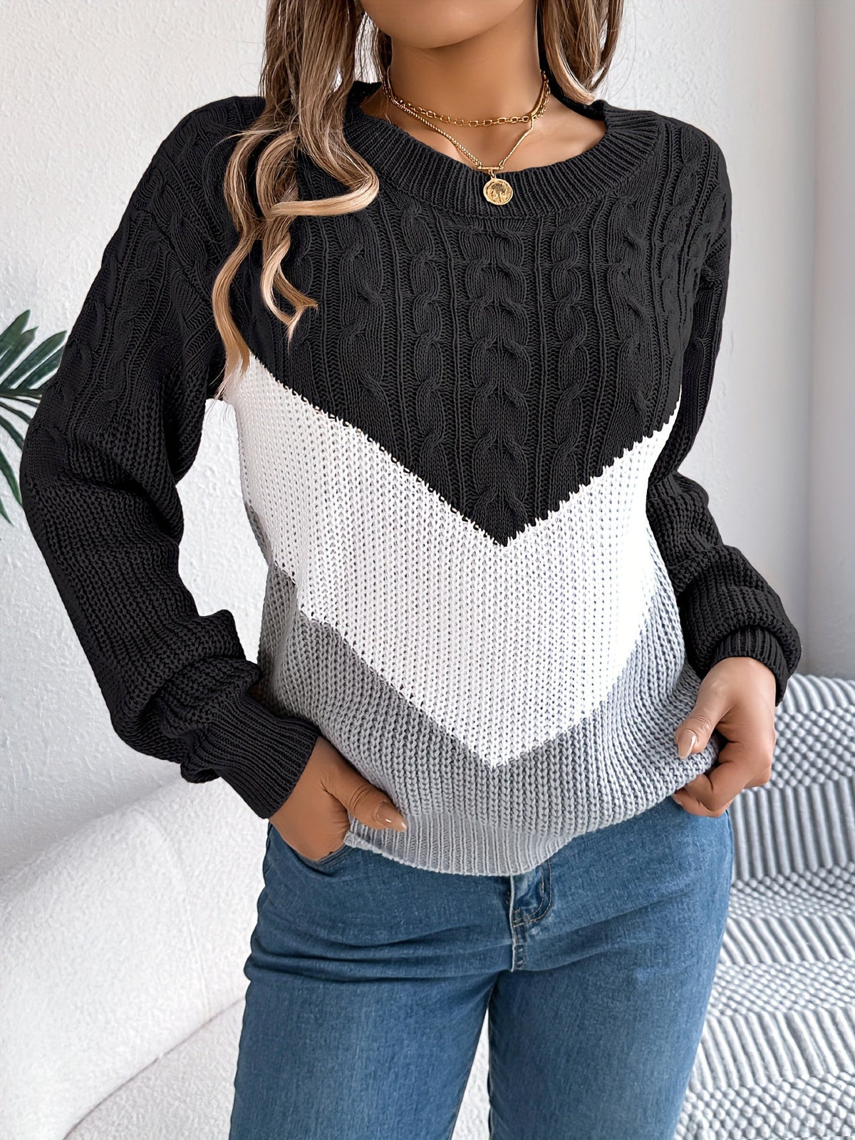 Noreen | Color-Blocked Knit Sweater