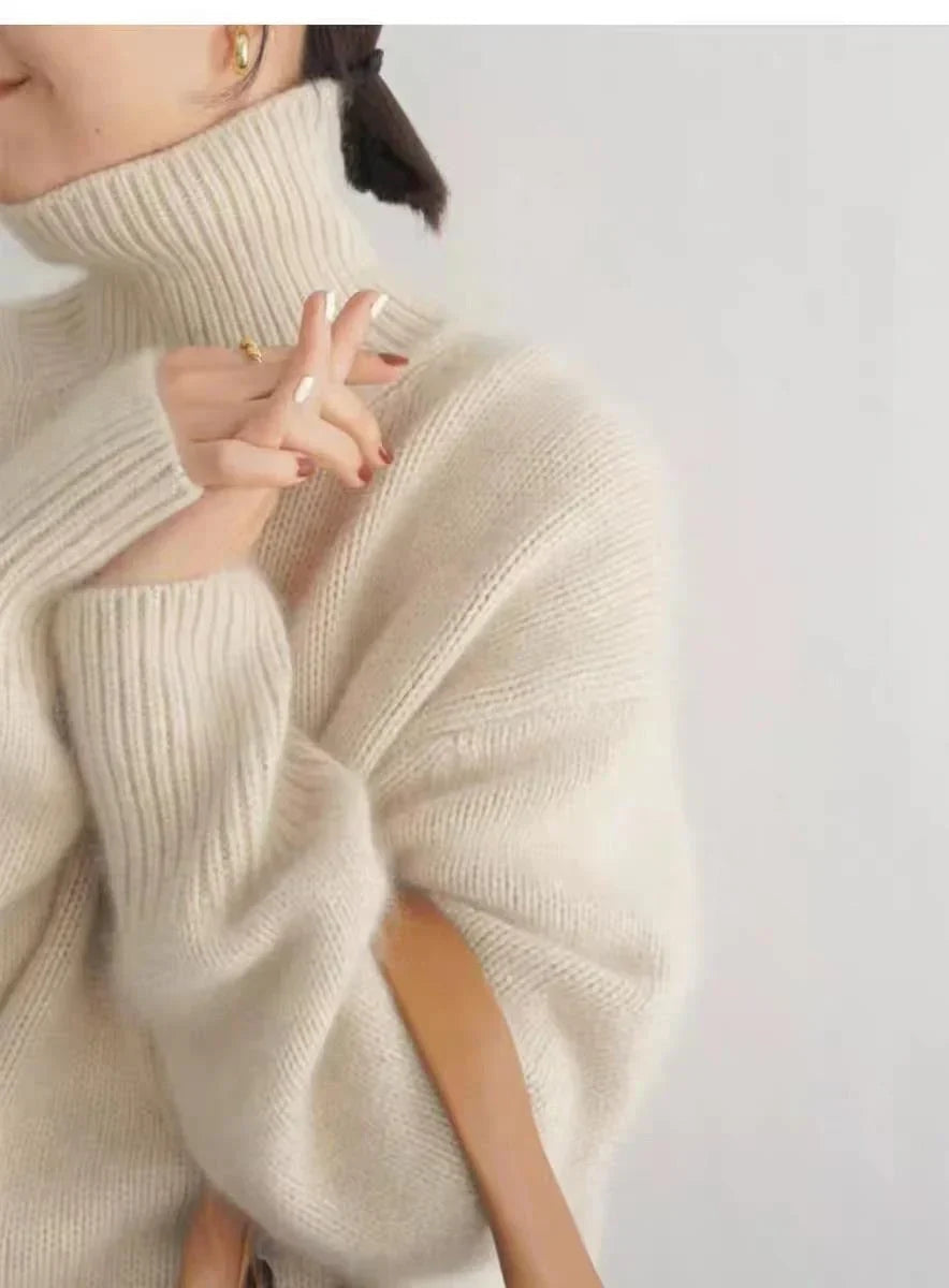 Cozy turtleneck jumper for women with an oversized fit in khaki