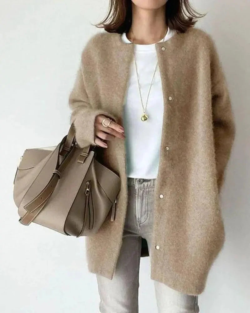 Women's Oversized Cardigan with Round Neck and Snap Buttons