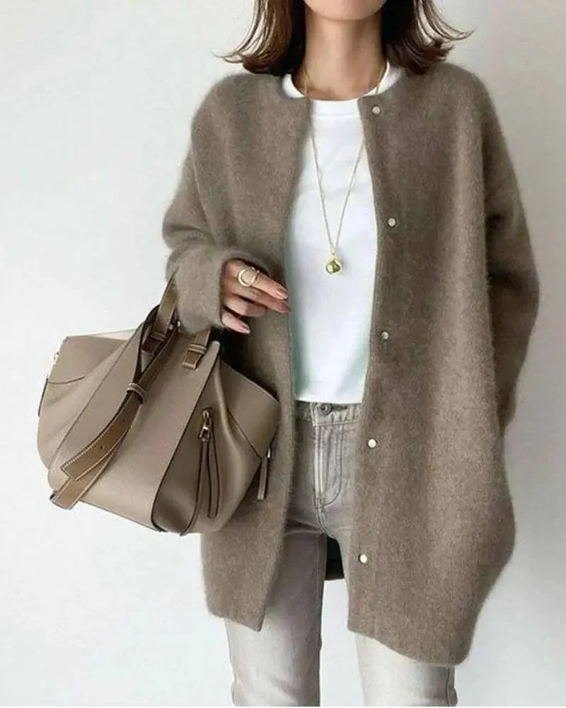 Women's Oversized Cardigan with Round Neck and Snap Buttons
