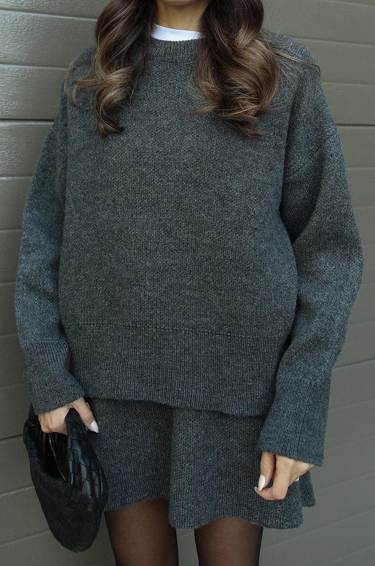 Women's Two-Piece Outfit: Oversized Sweater and Mini Skirt