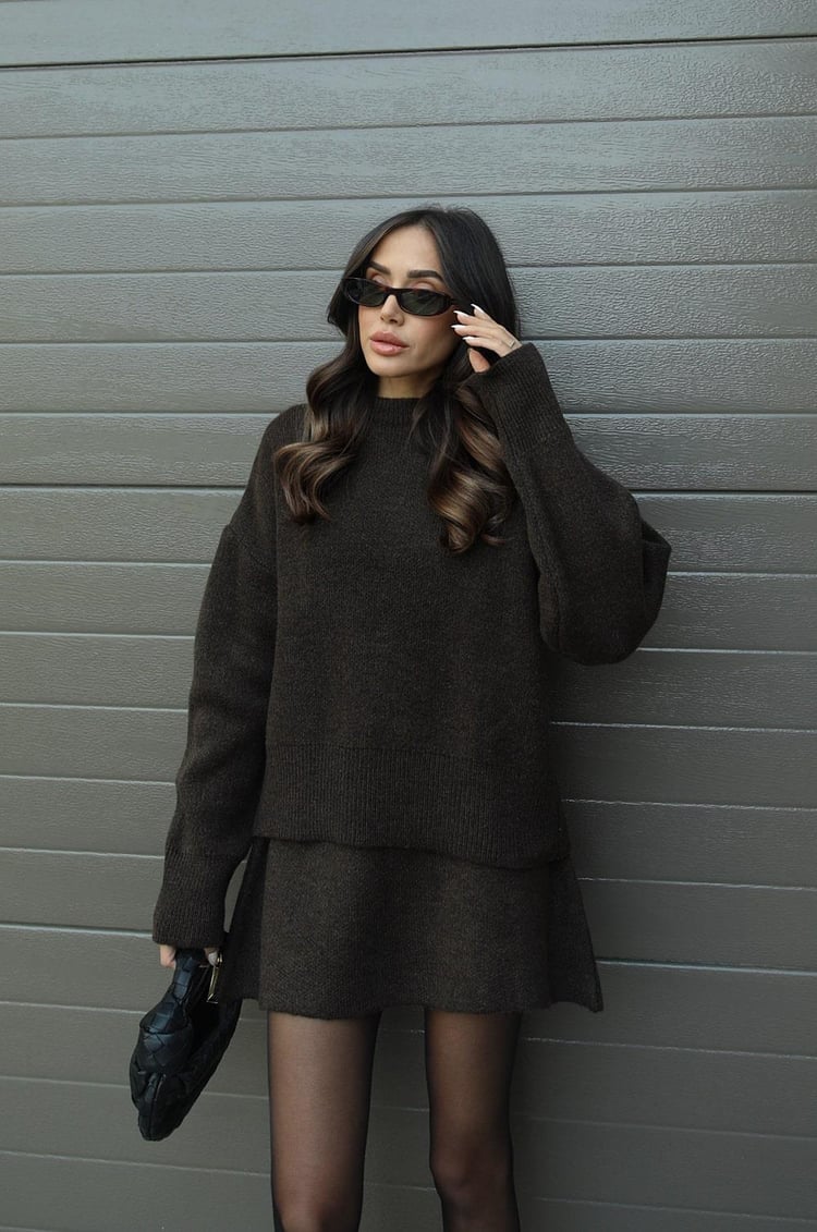 Women's Two-Piece Outfit: Oversized Sweater and Mini Skirt