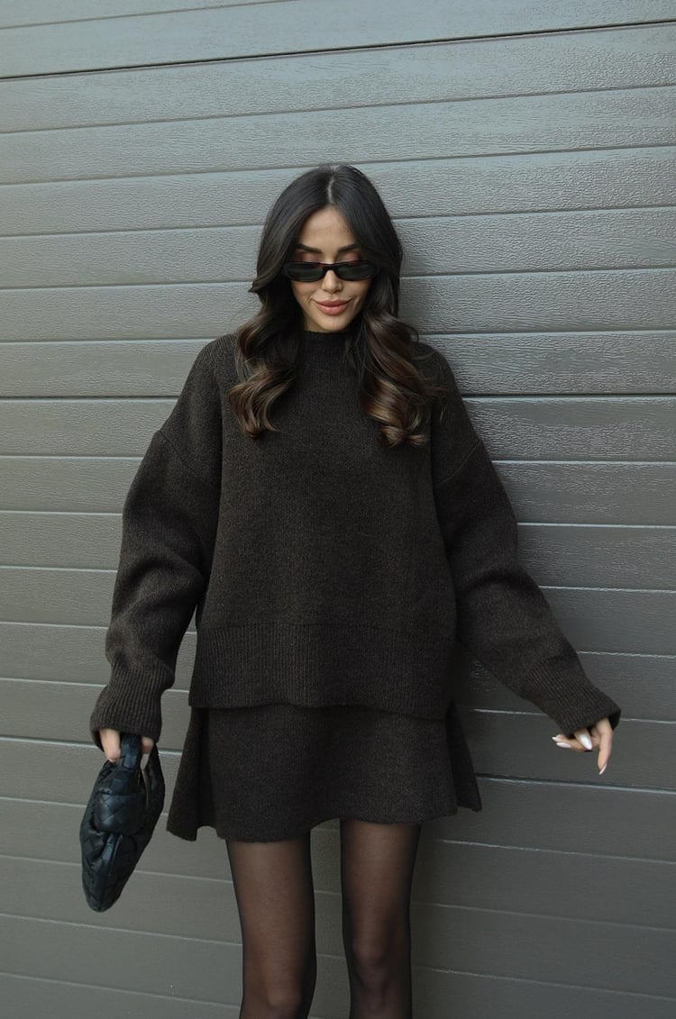 Women's Two-Piece Outfit: Oversized Sweater and Mini Skirt