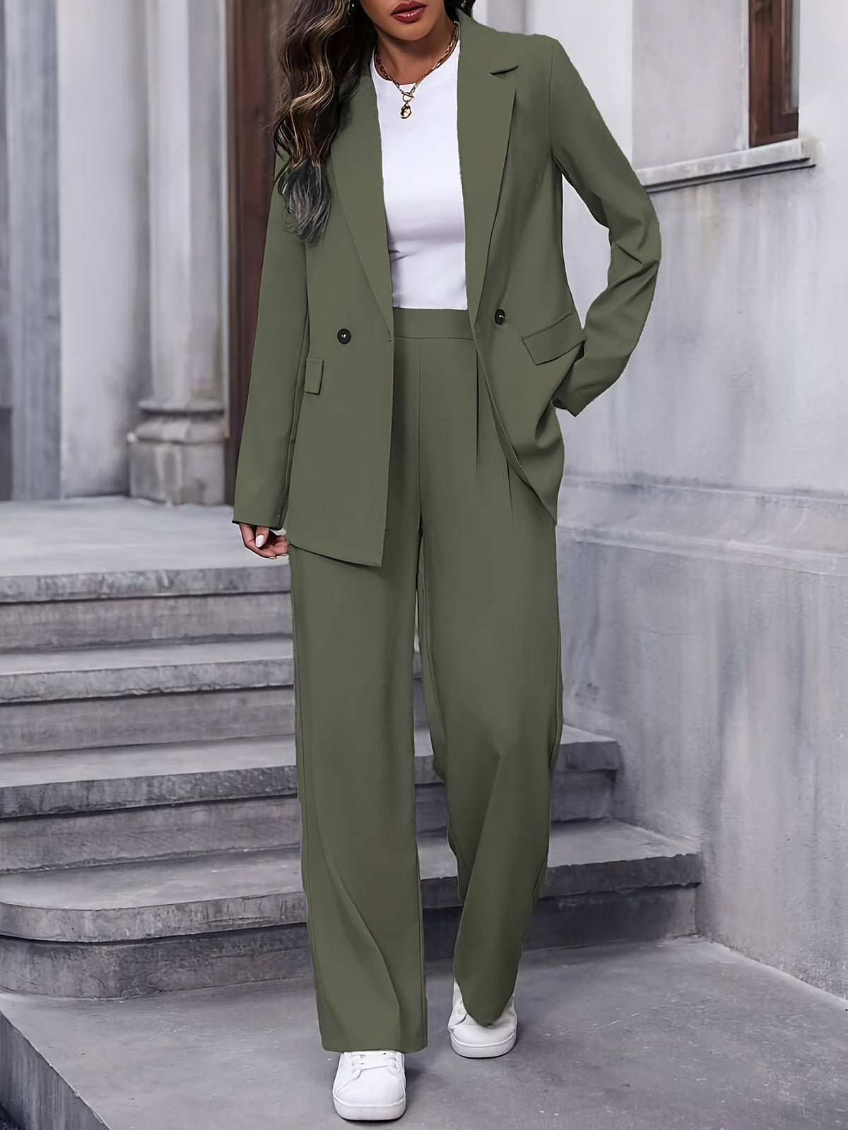 Chic Women's Suit Set