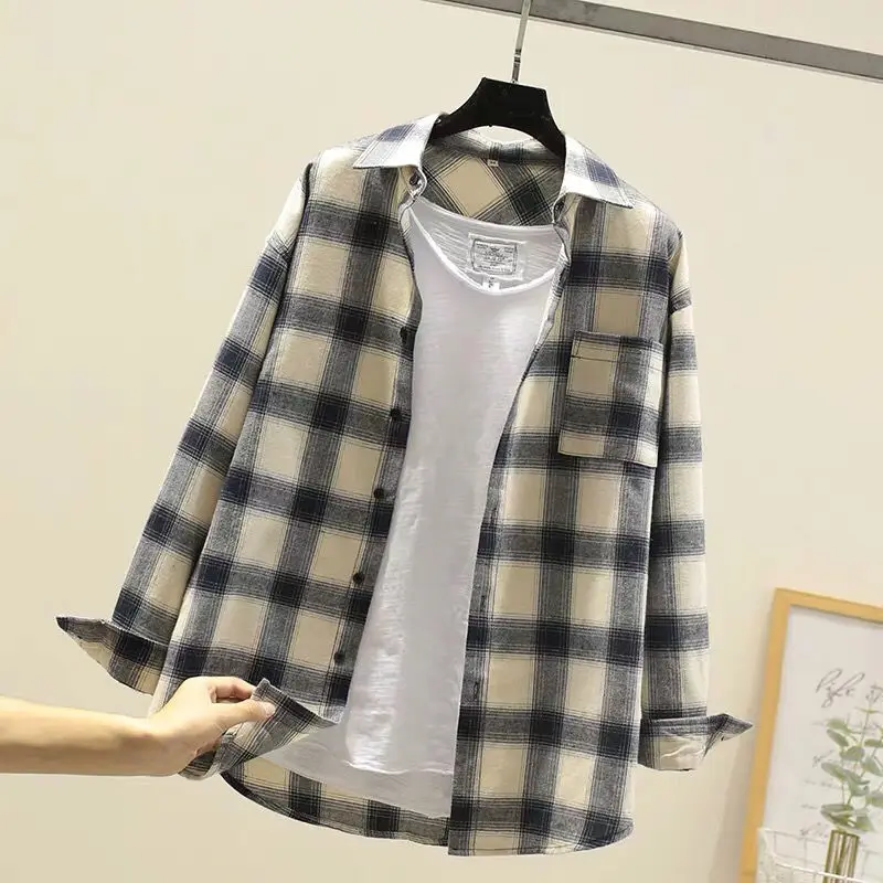 Slim checked shirt for men with an elegant design and a casual style | Bent