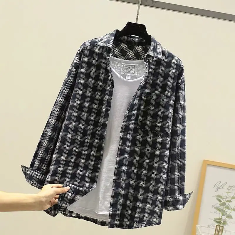 Slim checked shirt for men with an elegant design and a casual style | Bent