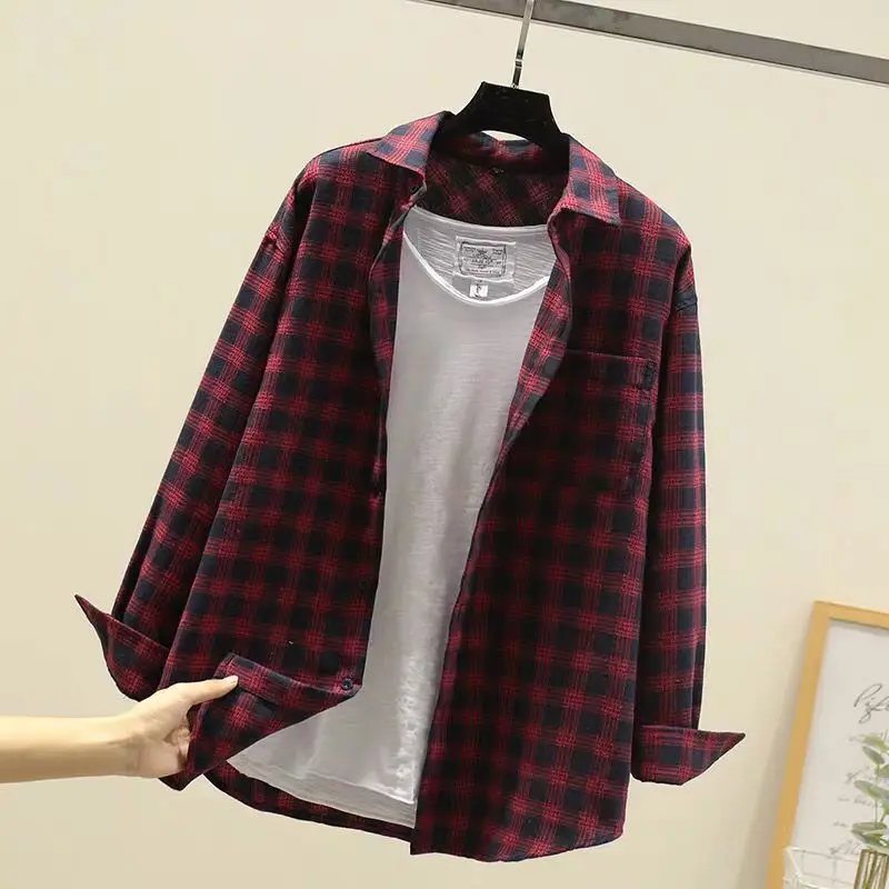 Slim checked shirt for men with an elegant design and a casual style | Bent