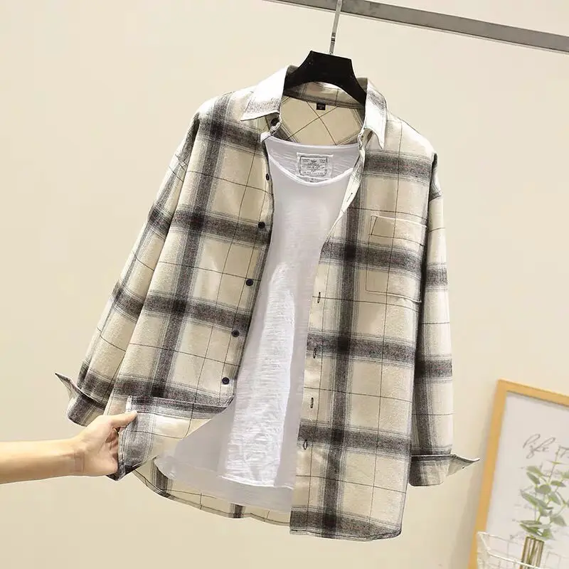 Slim checked shirt for men with an elegant design and a casual style | Bent