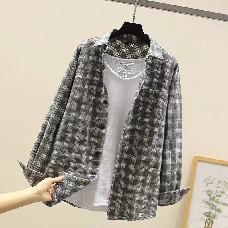 Slim checked shirt for men with an elegant design and a casual style | Bent