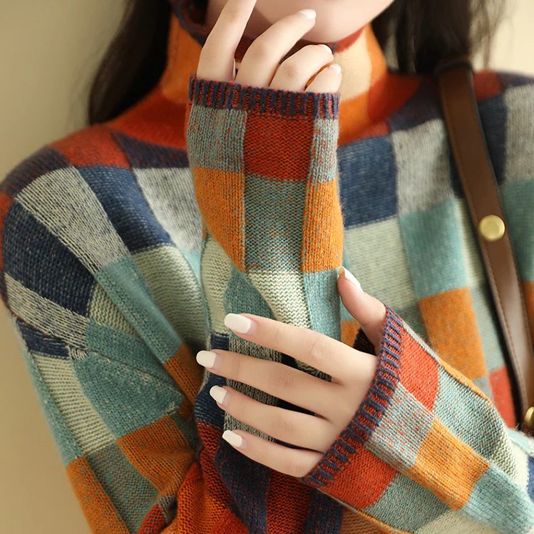 Women's Round Neck Checked Sweater