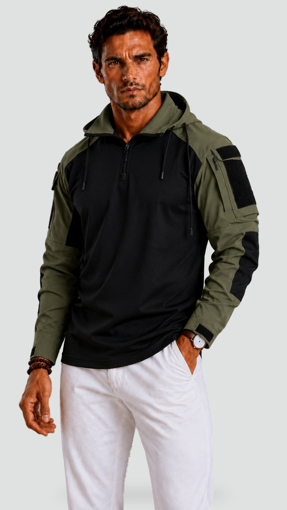 Men's hoodie with slim fit and practical pockets for comfort