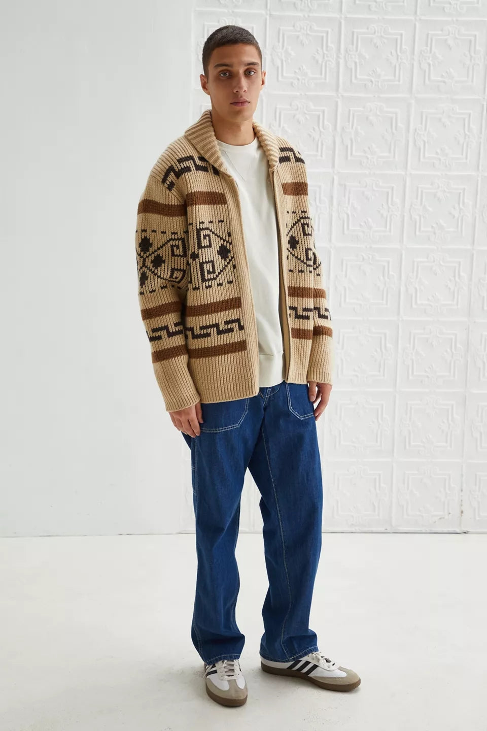 Men's Cardigan with Jacquard Pattern and Shawl Collar