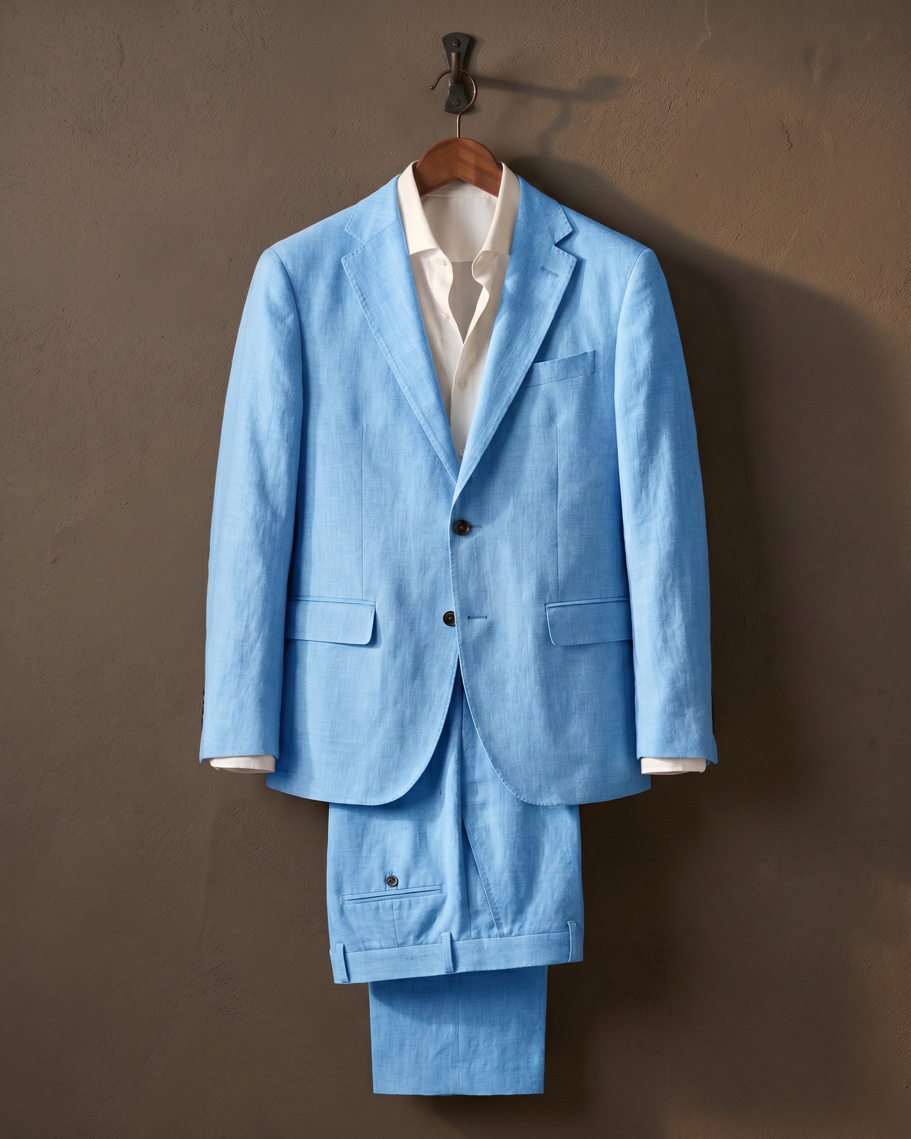 Suit with Notched Lapel and Flap Pockets for Men