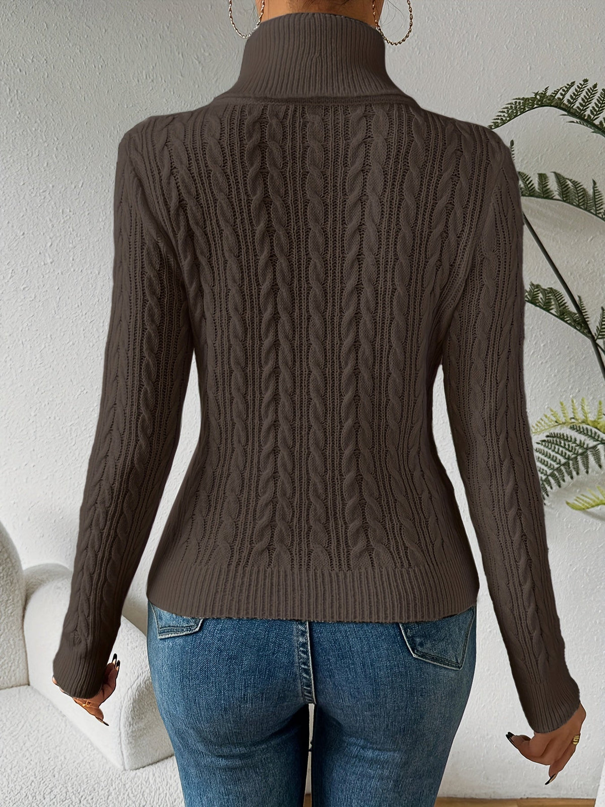 Amara Women's Classic Cable Knit Sweater