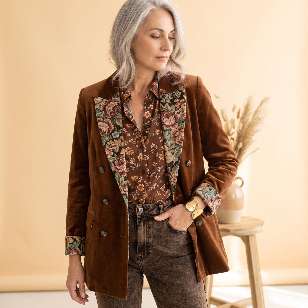 Amelia | Women's Velvet Floral-Lapel Blazer with Double-Breasted Design