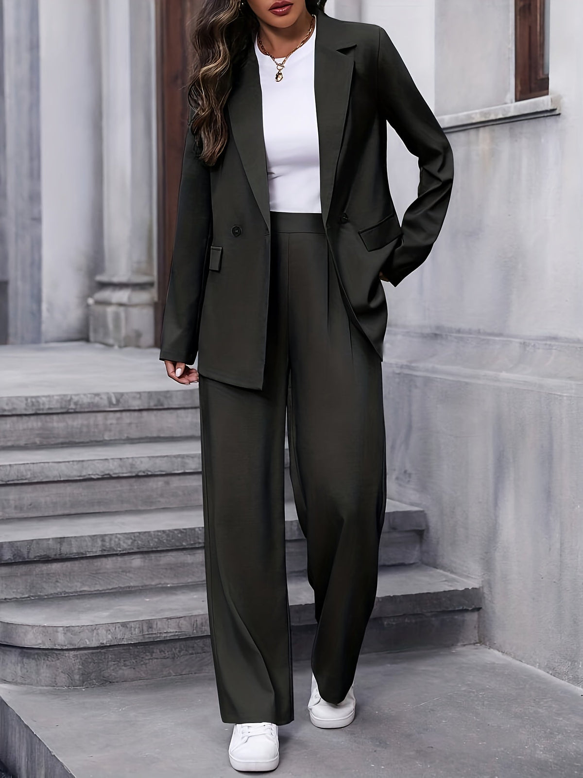 Chic Women's Suit Set