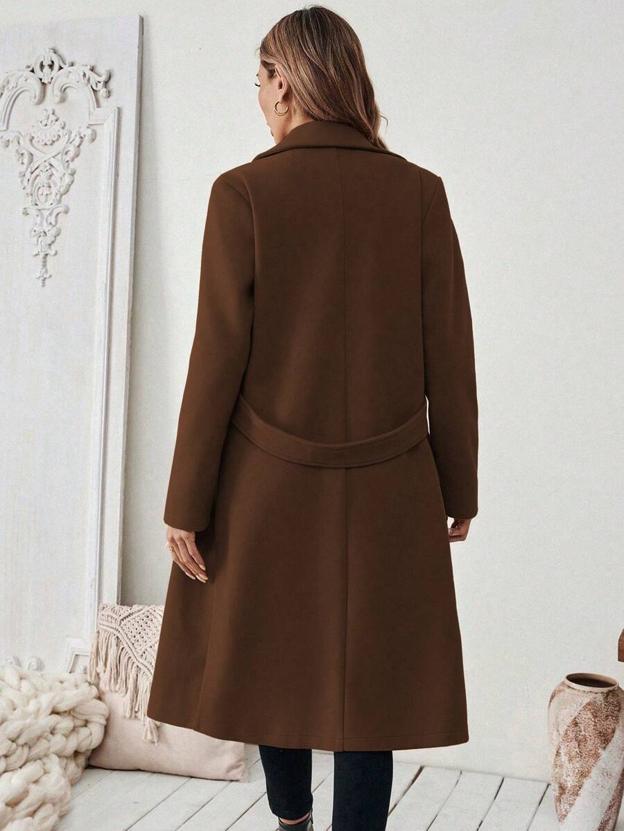 Elegant Women's Coat with Notched Collar, Defined Waist, Straight Fit, and Flap Pockets
