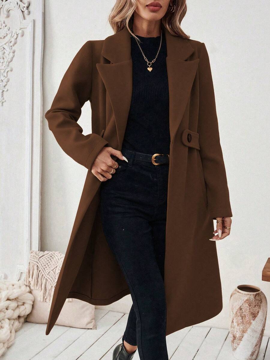 Elegant Women's Coat with Notched Collar, Defined Waist, Straight Fit, and Flap Pockets