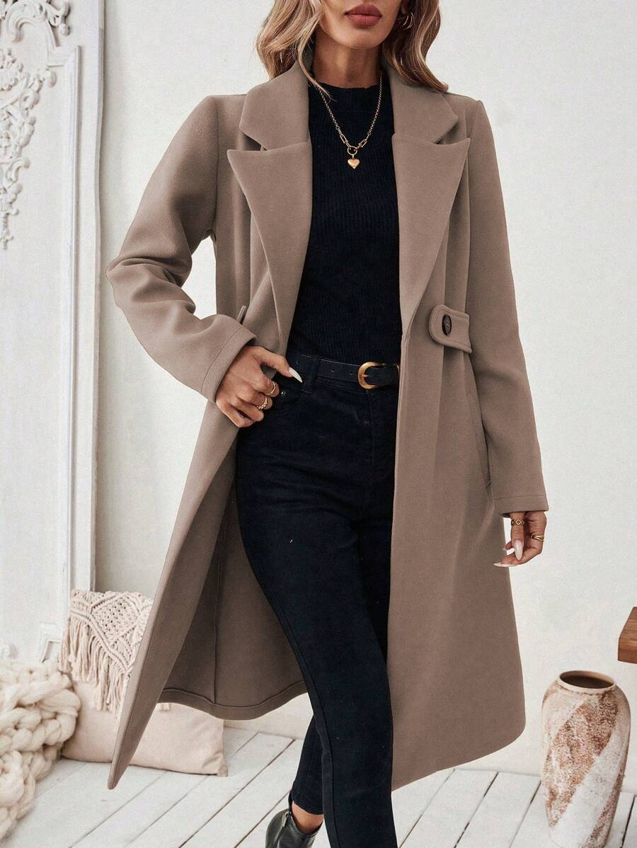 Elegant Women's Coat with Notched Collar, Defined Waist, Straight Fit, and Flap Pockets