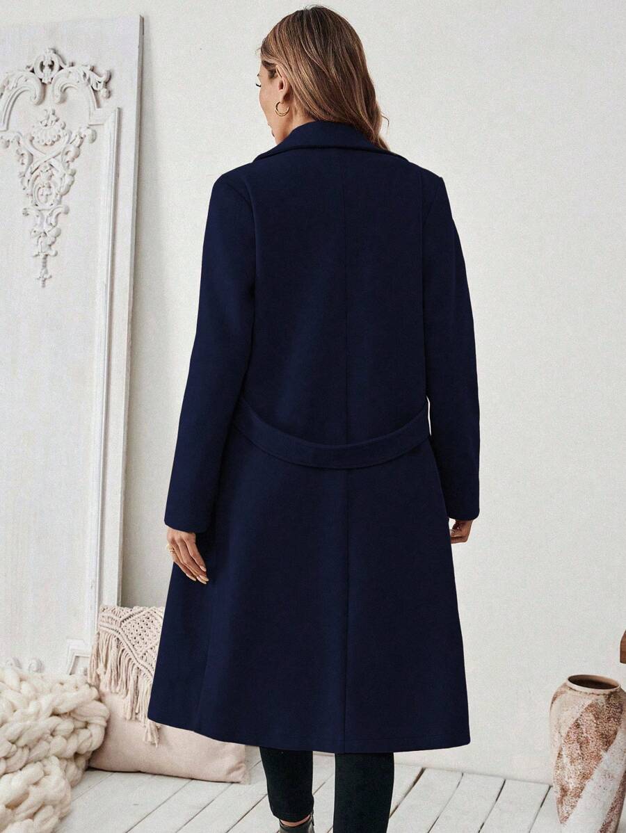 Elegant Women's Coat with Notched Collar, Defined Waist, Straight Fit, and Flap Pockets