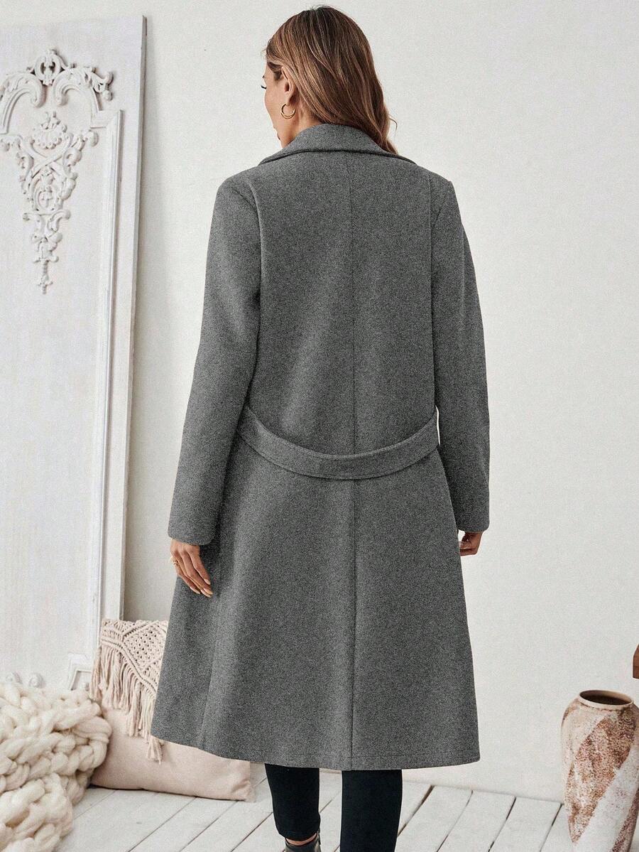 Elegant Women's Coat with Notched Collar, Defined Waist, Straight Fit, and Flap Pockets