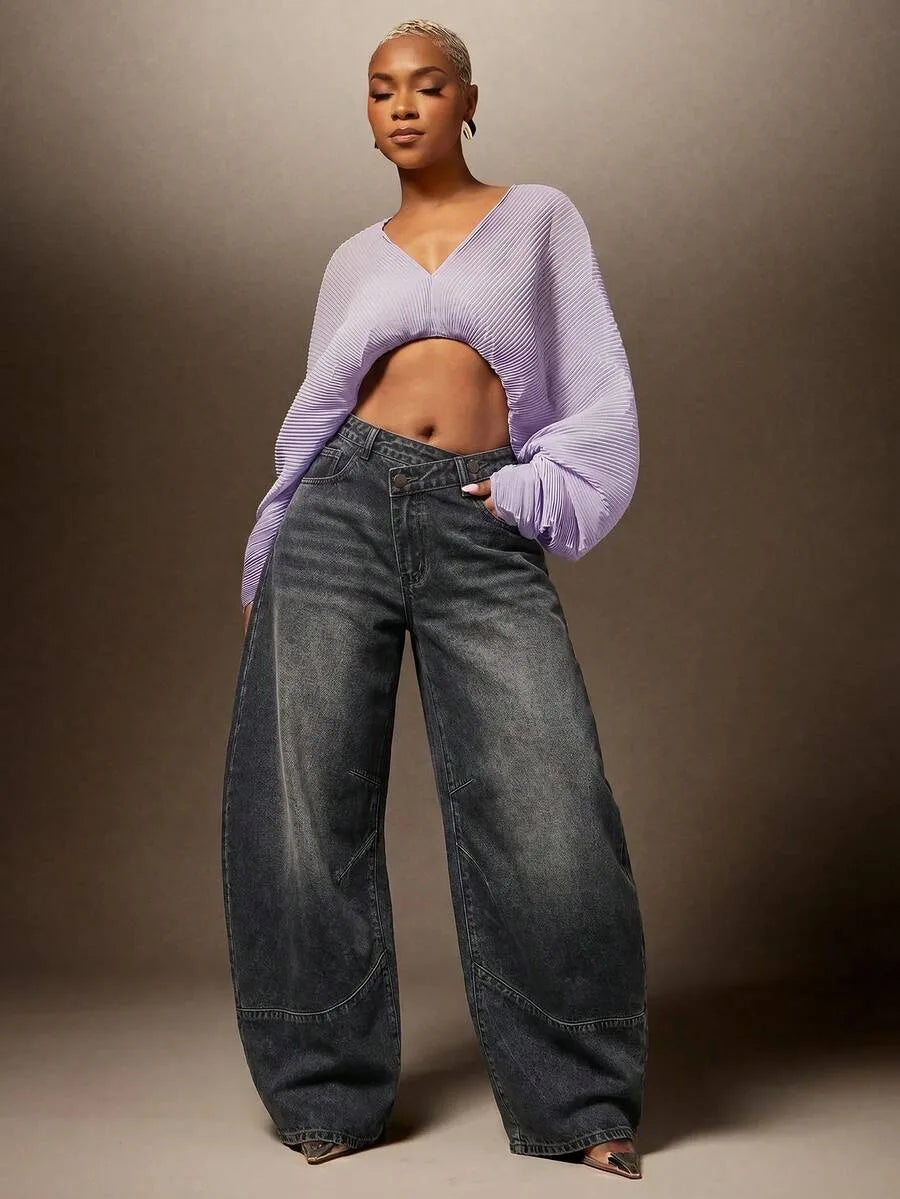 Baggy Jeans for Women with Asymmetrical Waist