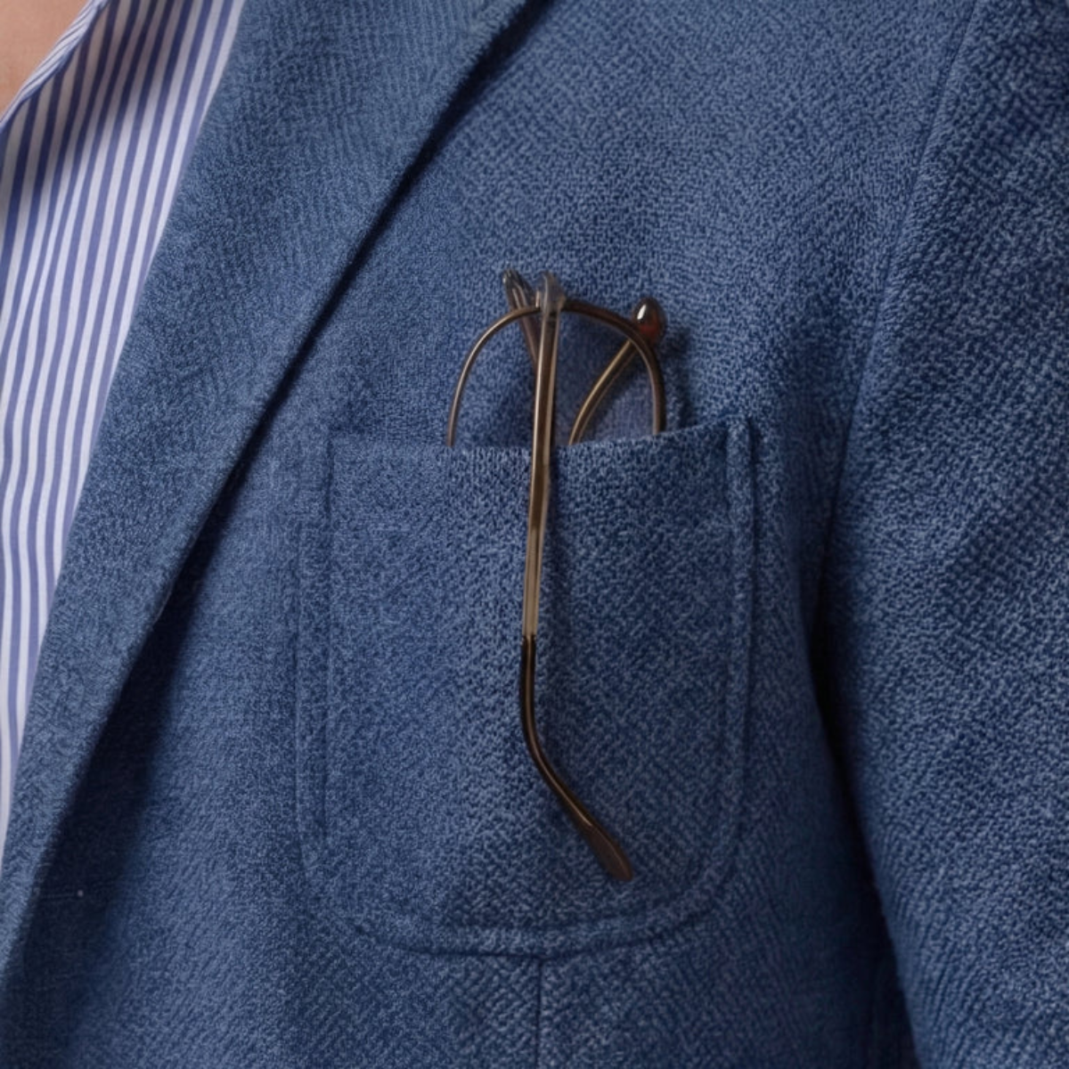 The Winslow Men’s Lightweight Slim Fit Blazer Summer Jacket