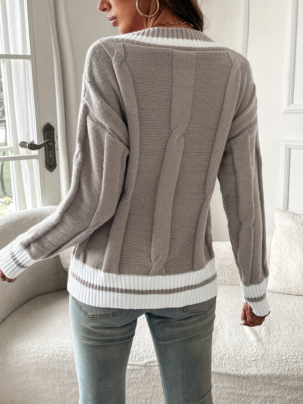 Hadley | V-Neck Sweater with Tipped Detail