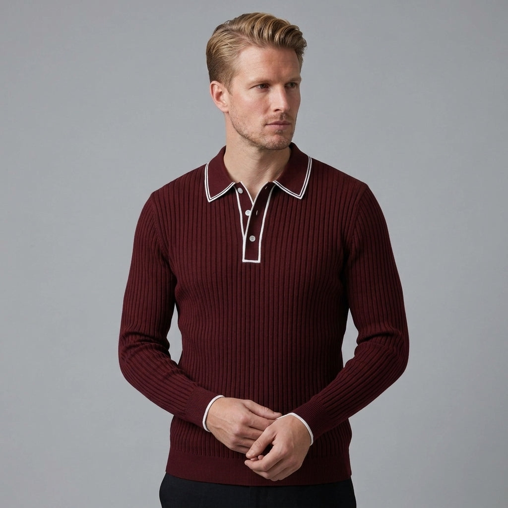 Knitted polo with ribbed texture, classic collar and regular fit for men