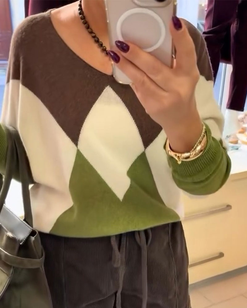 Long-Sleeved Pullover with Plaid Contrast