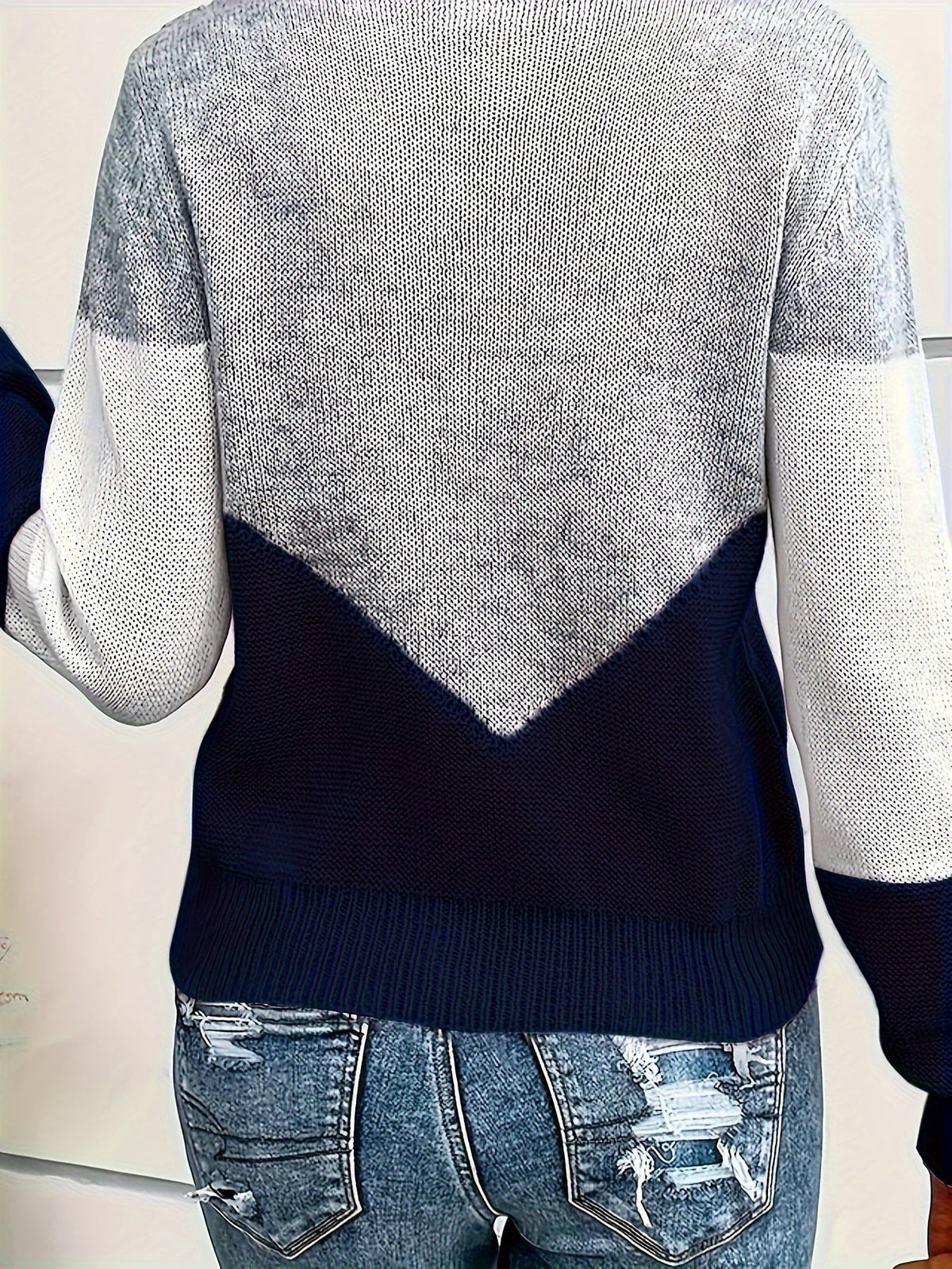 Lydia | Color-Blocked V-Neck Sweater