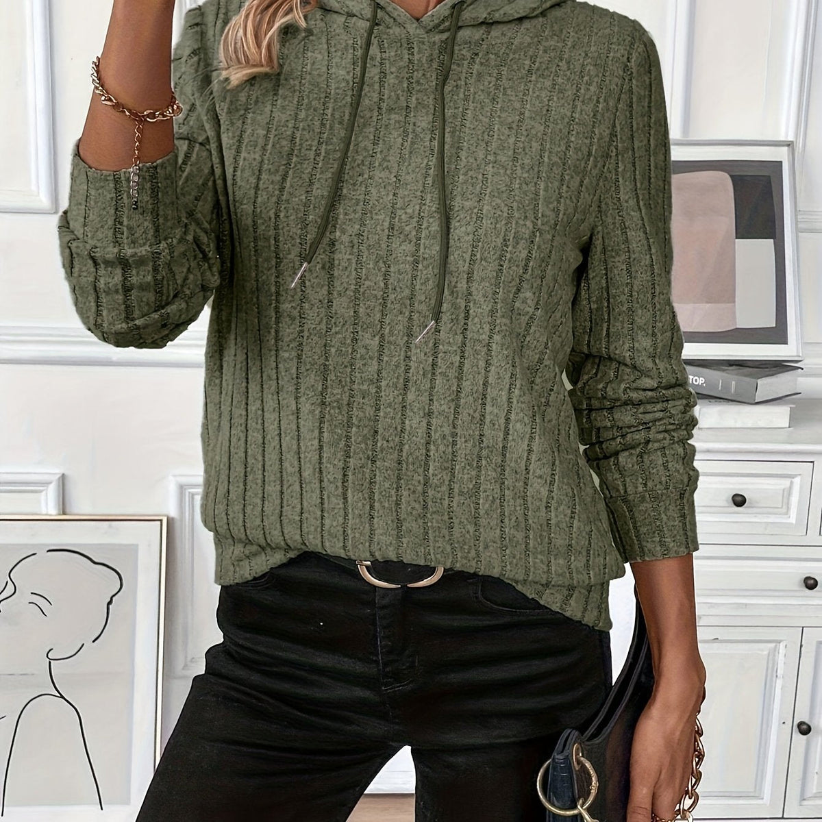Women's Hooded Sweatshirt | Cozy Comfort & Relaxed Style