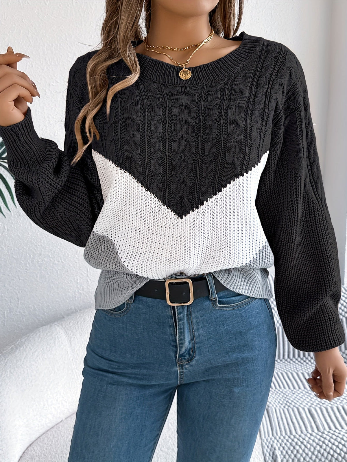 Noreen | Color-Blocked Knit Sweater