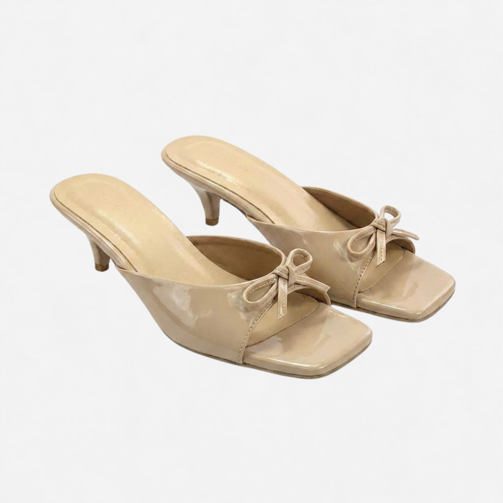 OLDMONEYLOOK | Women Classic Refined Kitten Heel Pumps