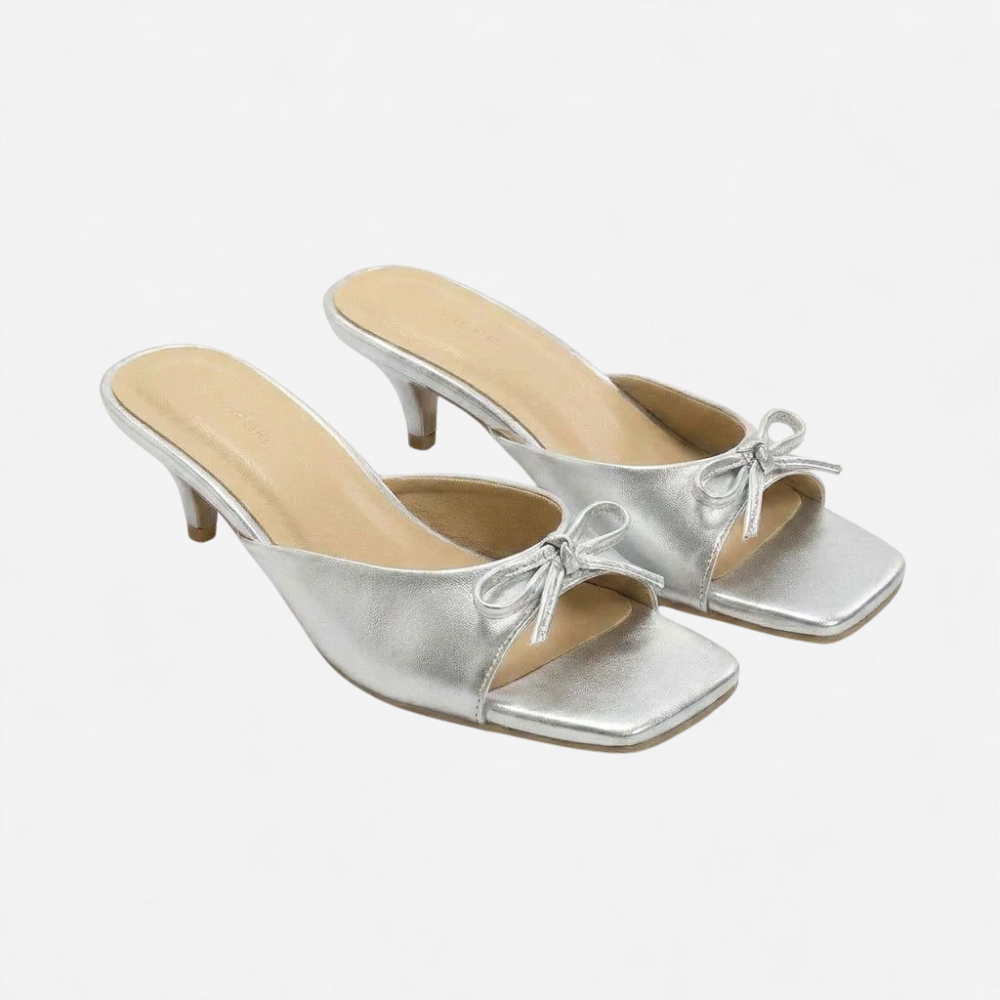 OLDMONEYLOOK | Women Classic Refined Kitten Heel Pumps