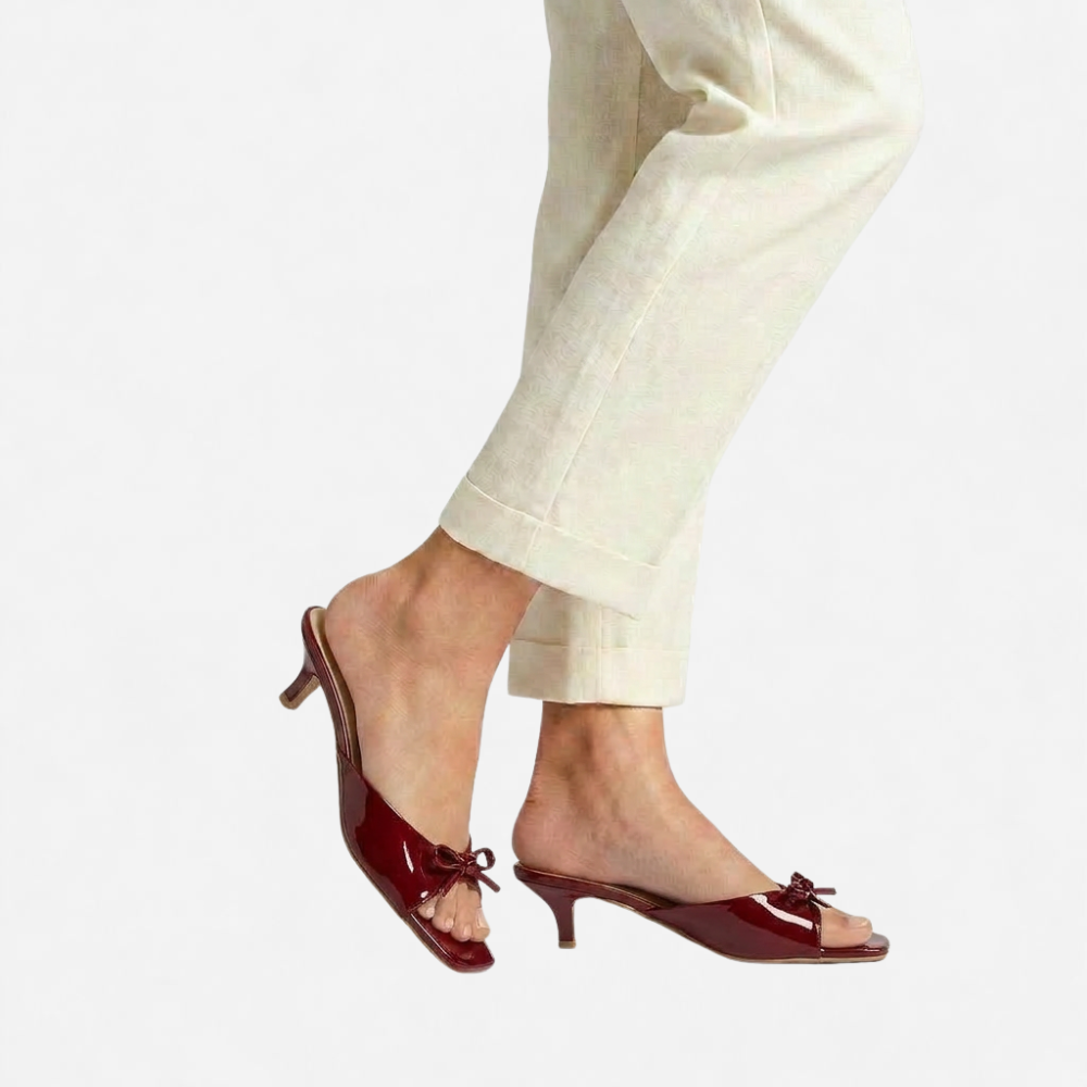 OLDMONEYLOOK | Women Classic Refined Kitten Heel Pumps