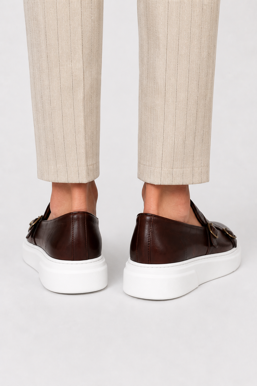 Men's Luxury Slip-On Loafers with Buckle Detail and Modern Sole