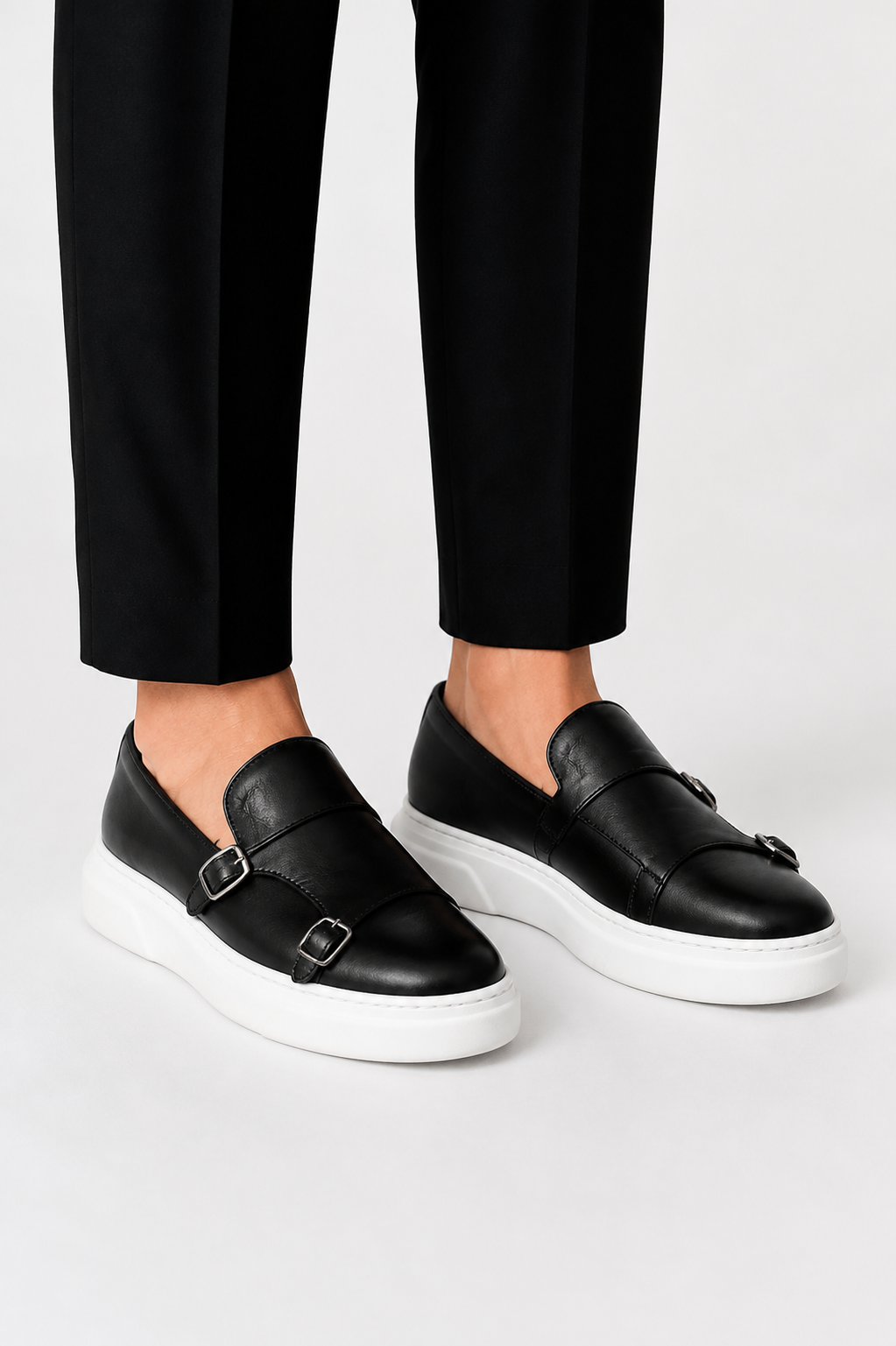 Men's Luxury Slip-On Loafers with Buckle Detail and Modern Sole